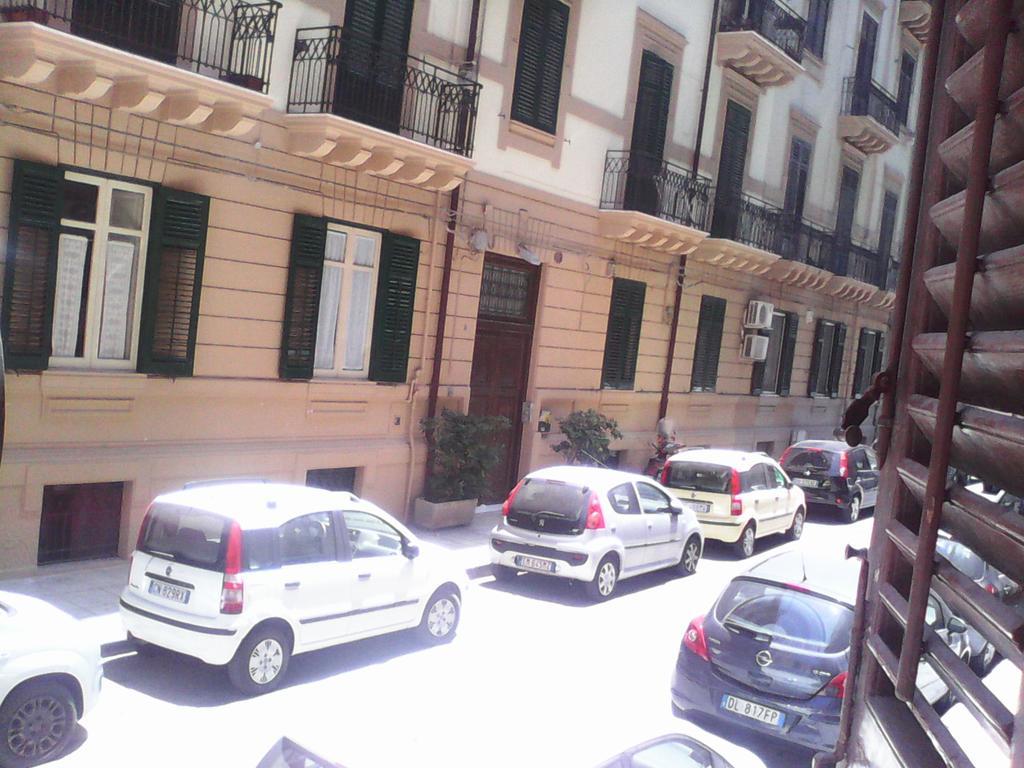 Palermo Centrale Bagian luar foto